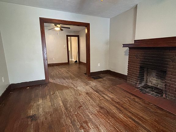 3rd image of 827 Carlisle Ave