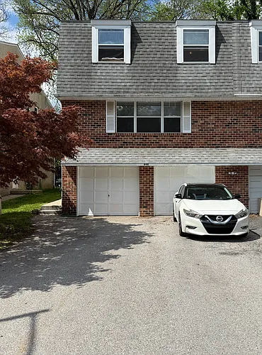 648 Country Ln Photo 1