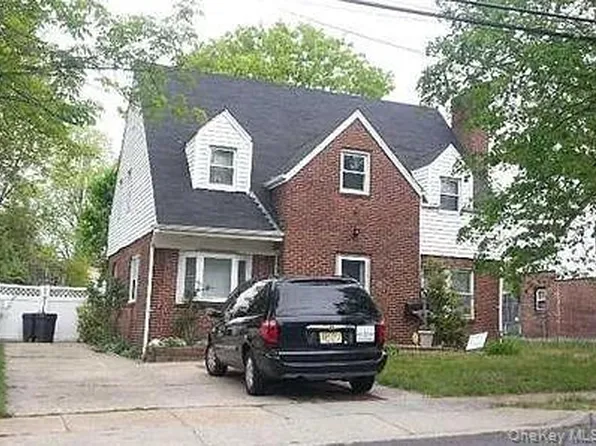 86 W Clinton Avenue, Roosevelt, NY 11575