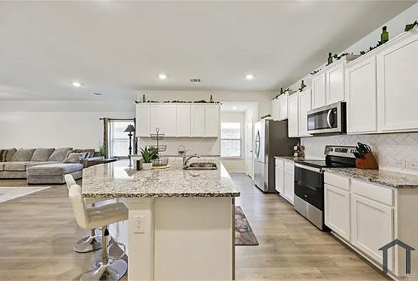 310 Hollow Branch Dr — Photo 8