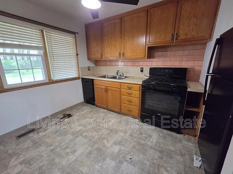 2 bed, 1.0 bath, 720 sqft, $1,425 — Photo 3
