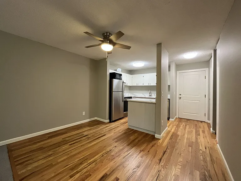 15827 NE Glisan St #1 — Photo 11