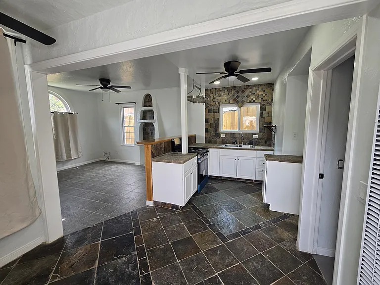 335 E Arbor St — Photo 5
