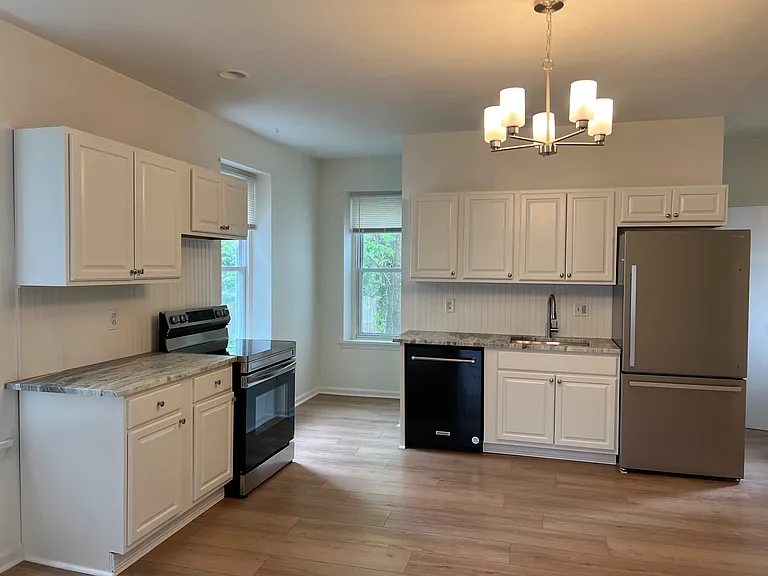 1907 W Point Pike #1 — Photo 3