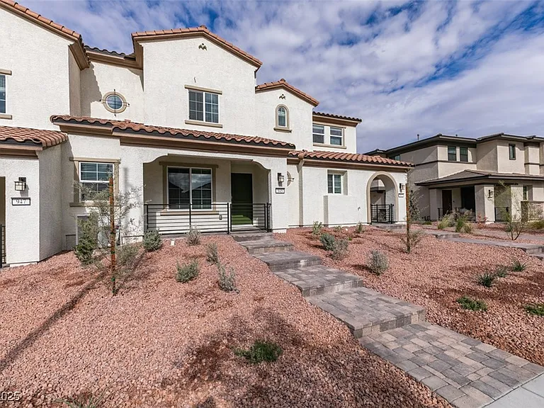 945 Jigglypuff Pl — Photo 2
