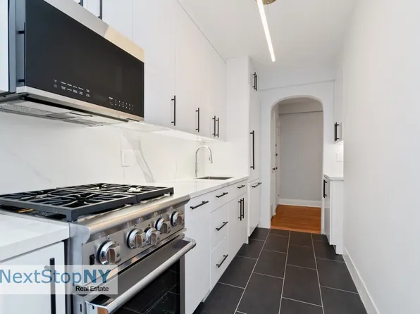 414 East 52nd Street 8F image 1 of 6