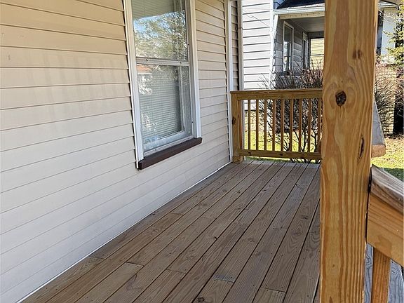 3rd image of 54 Spring St