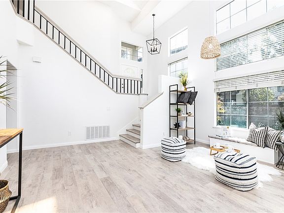 5th image of 24420 Hampton Dr Unit A