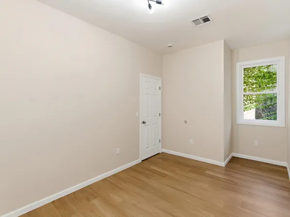 628 Bramhall Avenue image 24 of 39