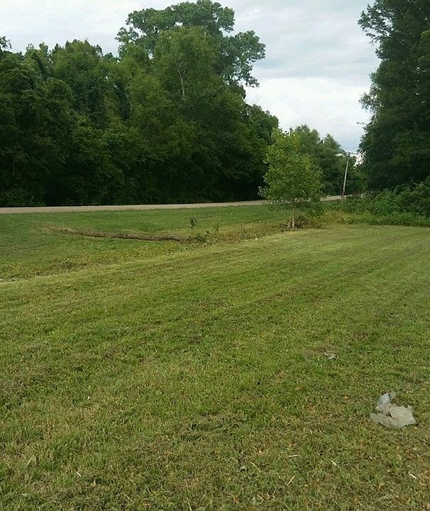 2nd image of 601 Big Lake Rd