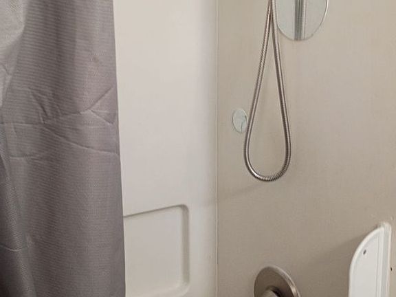 5th image of 5915 Gibson Blvd SE #211