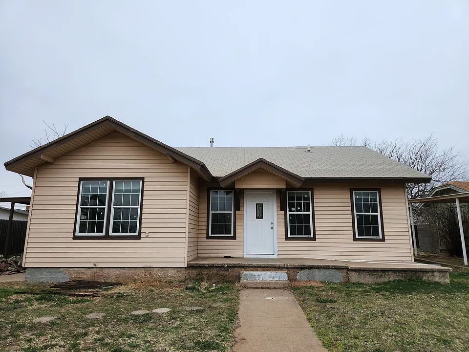 1404 Nolan St