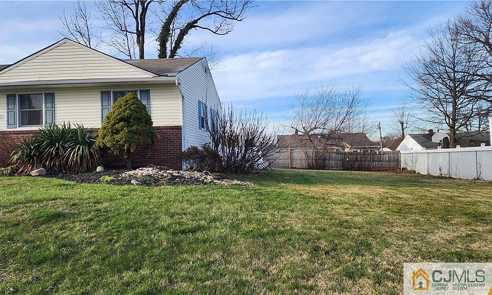 2nd image of 237 E George Pl