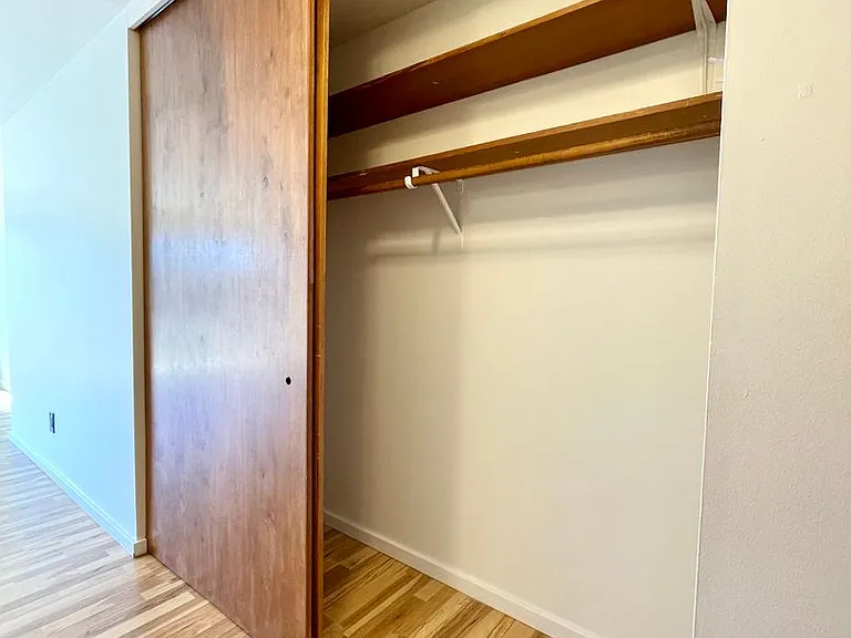 Escolier Apartments — Photo 34