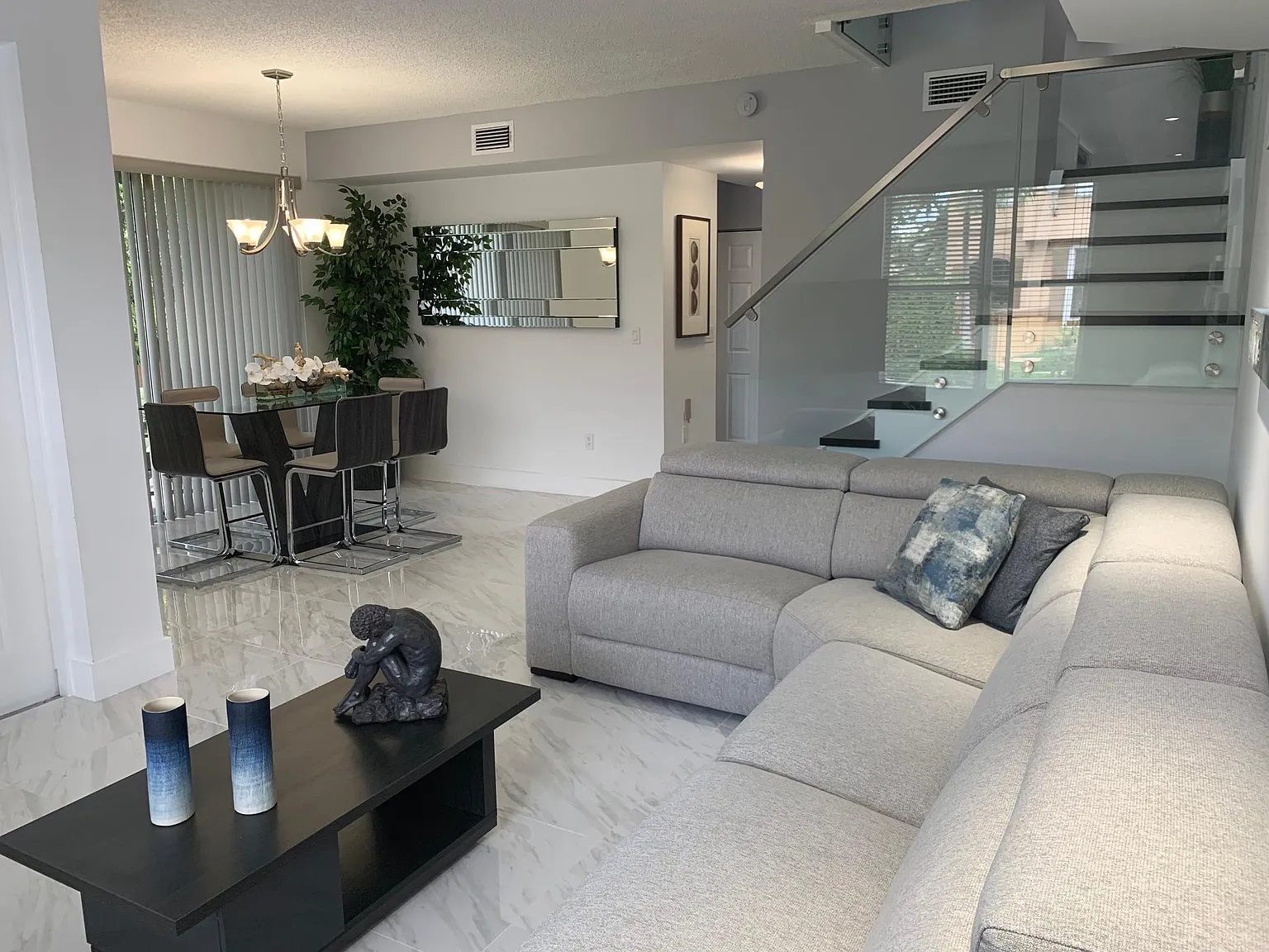 3 bed, 2.5 bath, 1320 sqft, $2,900 — Photo 3