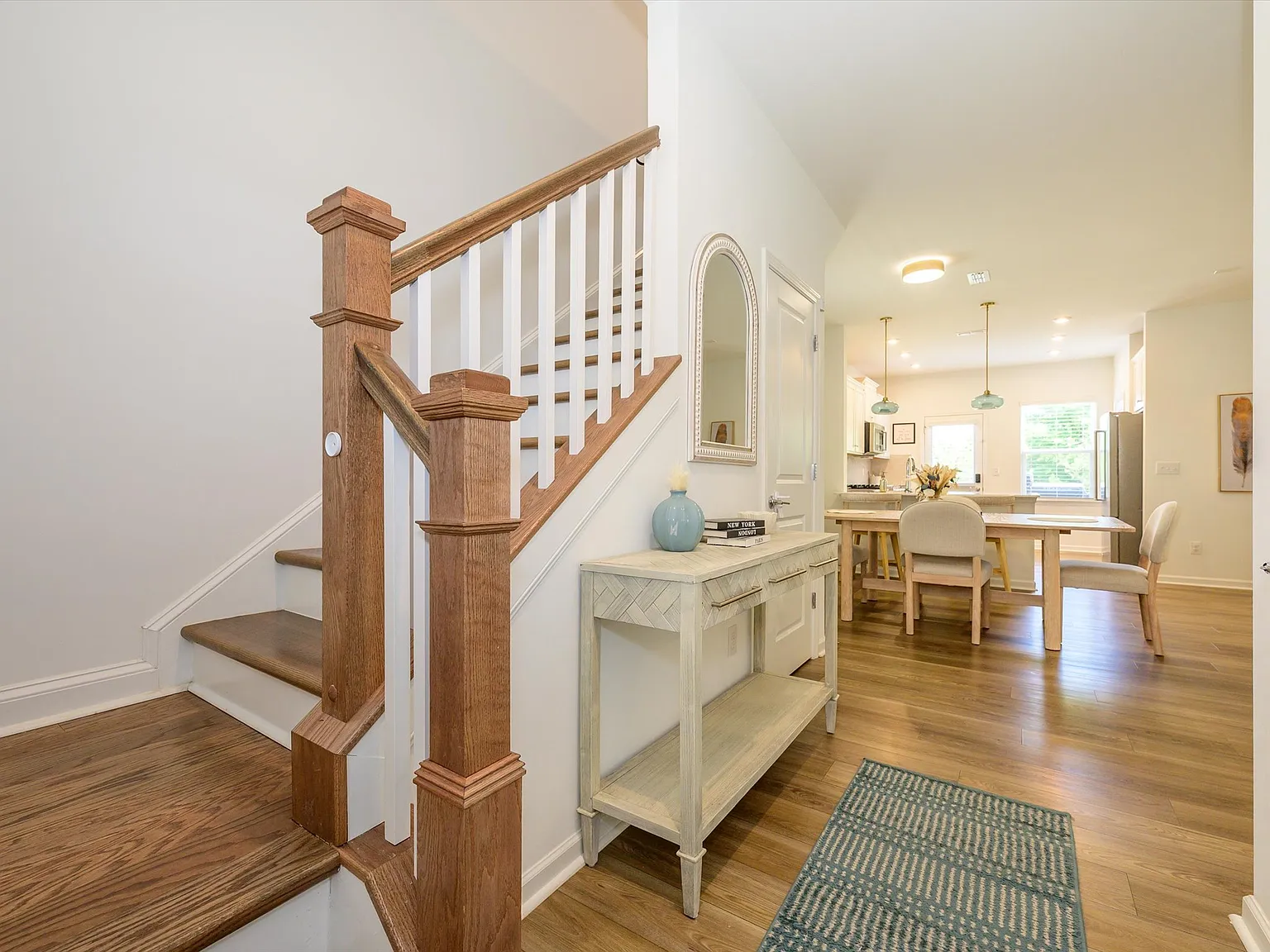 4 bed, 2124 sqft, $3,000 — Photo 3