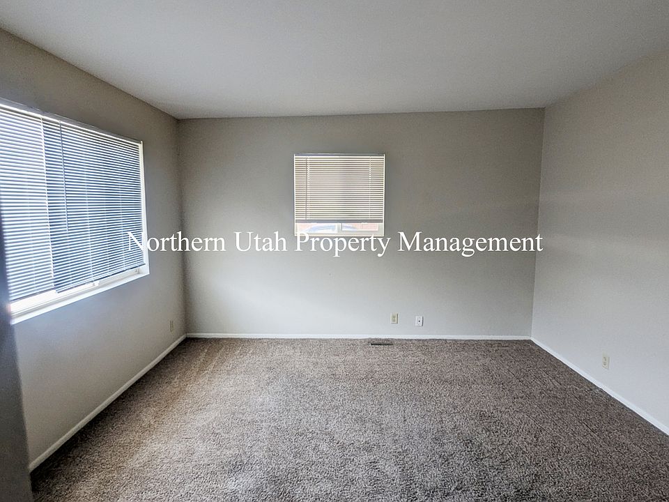2 Living Room_07022025