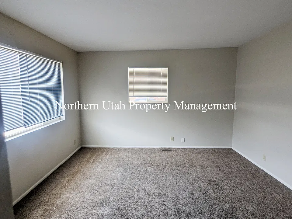 2 Living Room_07022025