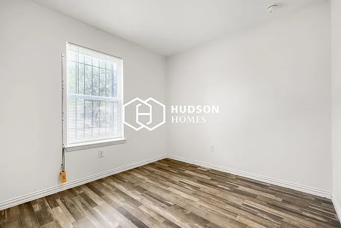 547 Dorie St — Photo 9