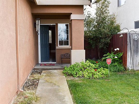 4th image of 4104 Regatta Dr