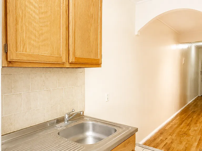 3133 Broadway #11 — Photo 8