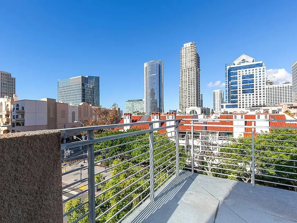 611 W G St W #321