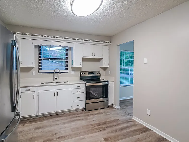 3420 Wedgewood Dr — Photo 11
