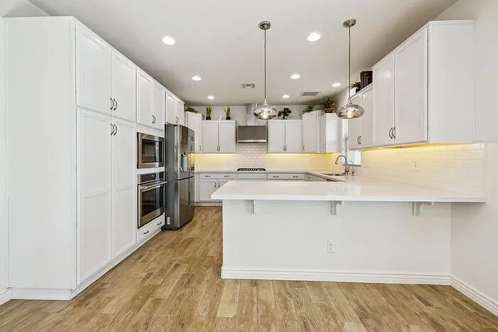 211 E Brinley Dr — Photo 13