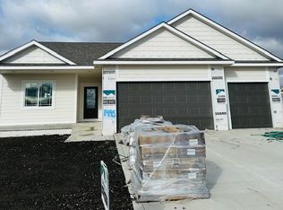 1495 NW Bull Run Ct, Waukee, IA 50263