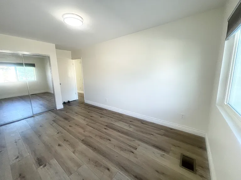 5470 Baltimore Dr #11 — Photo 8