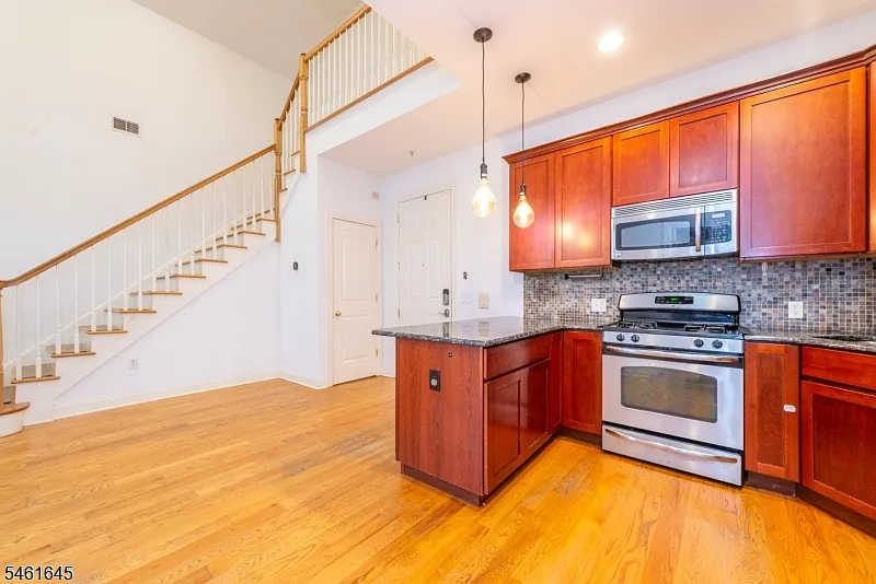 2 bed, 2.0 bath, $3,200 — Photo 1