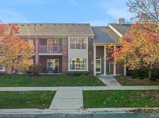 44060 Rushcliffe Dr, Sterling Heights, MI