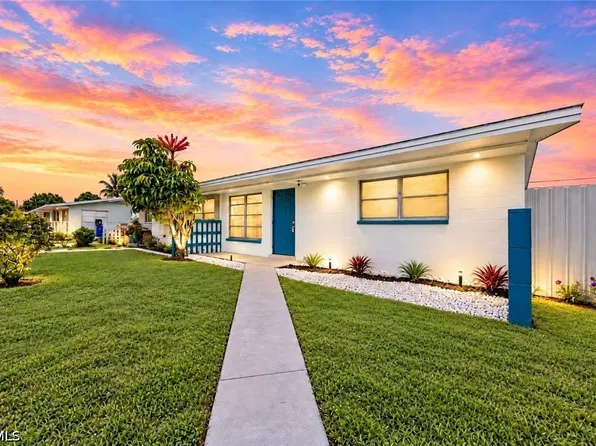 1117 Vineyard St, Lehigh Acres, FL 33936
