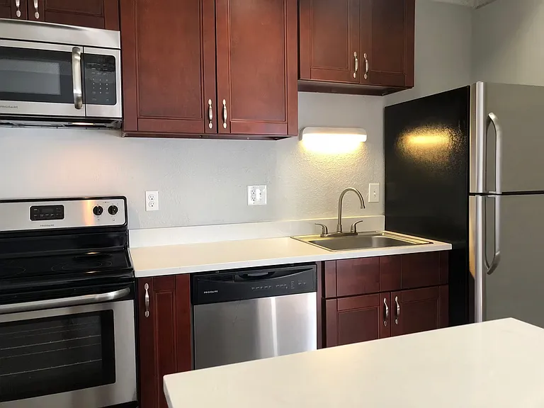 Montego Apartments — Photo 21