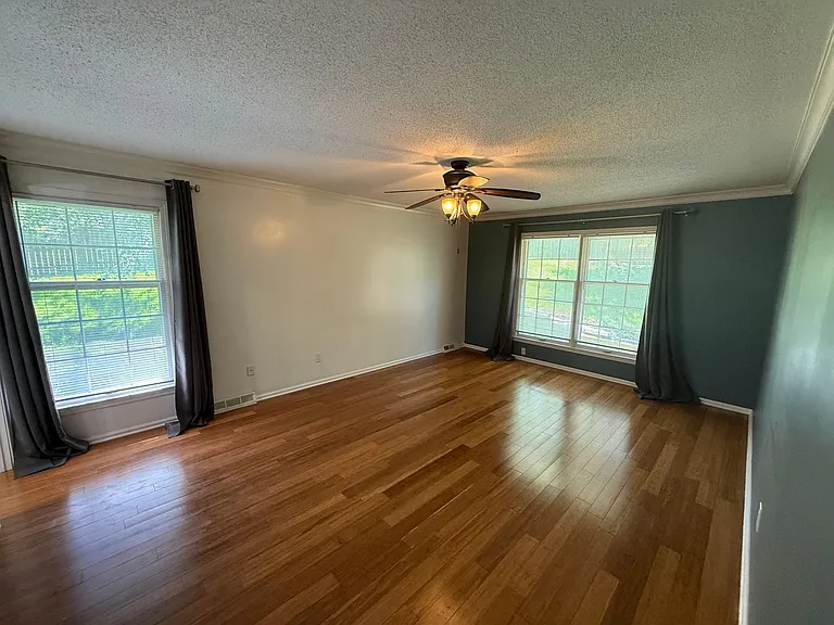 2500 Bluff Blvd — Photo 5