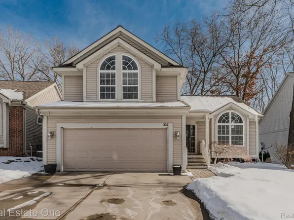 332 Lake Forest Dr, Waterford, MI 48327