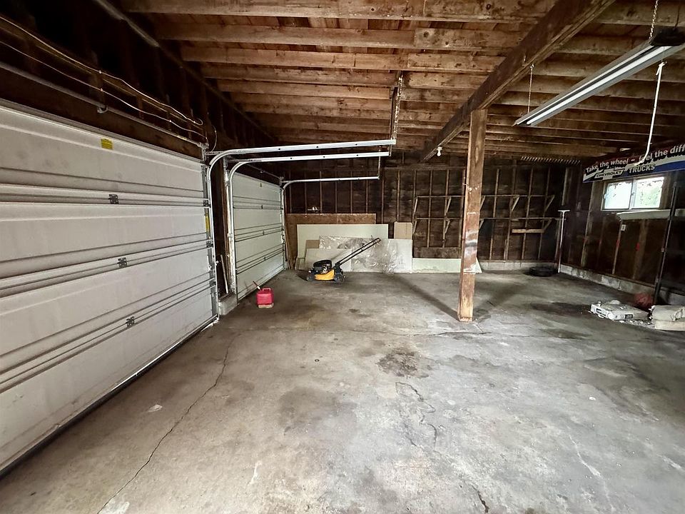 25th image of 2100 PRAIRIE STREET