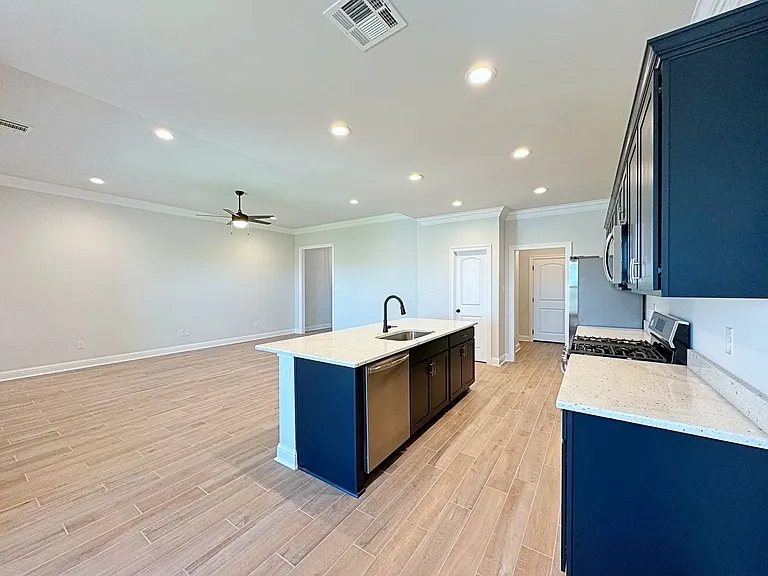 722 Bellegrove Square Ave — Photo 6