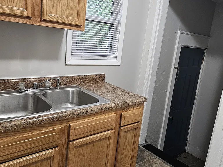 2520 Garfield St — Photo 7