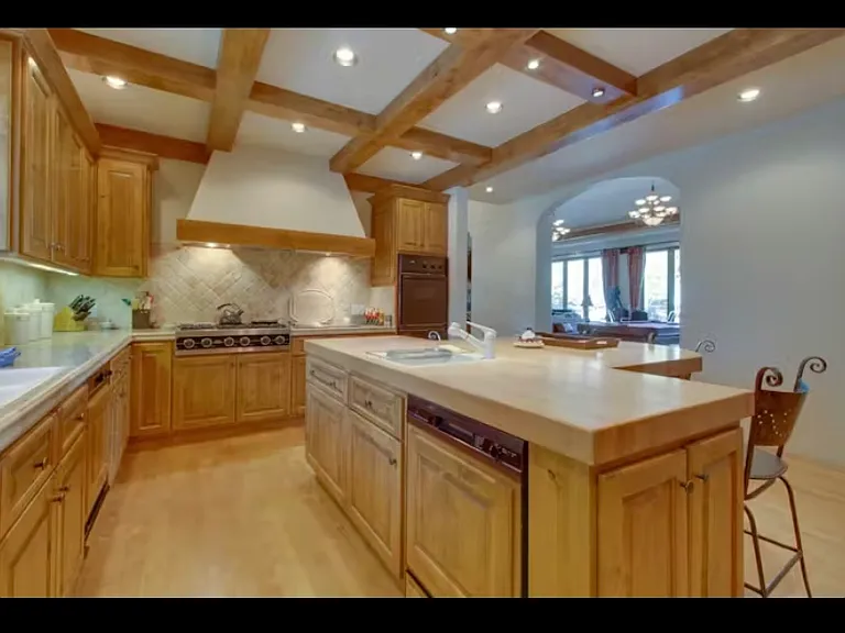 303 Wall St — Photo 17