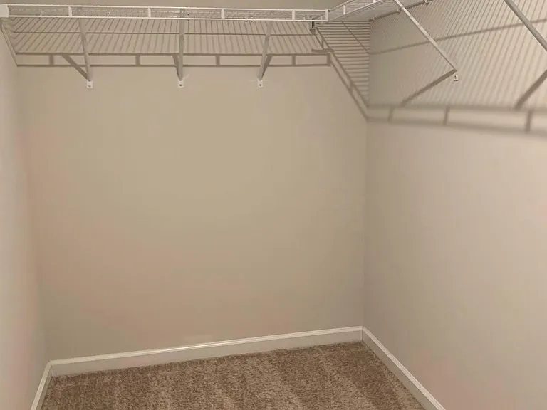431 Regina Dr — Photo 5