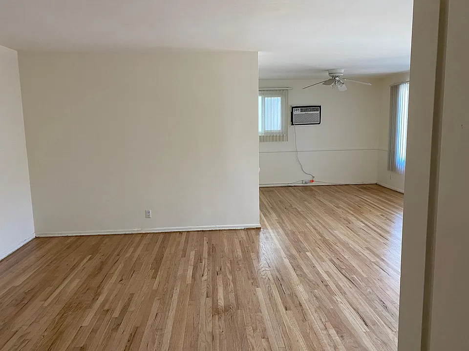 444 Landfair Ave #1/2