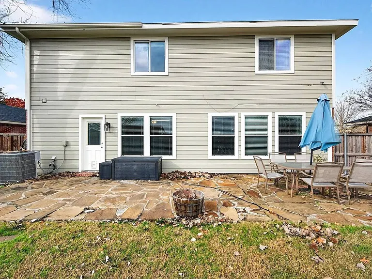 2105 Sherbrooke Ct — Photo 17