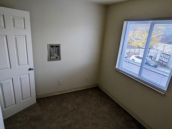 5th image of 1330 W 5th Ave #B8