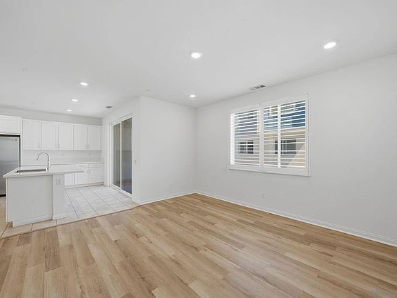 5th image of 1989 Affinity Ln