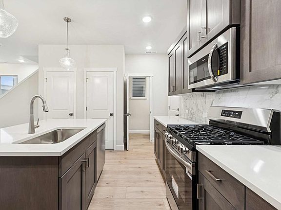 The Harland - Kitchen