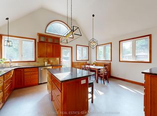 105 Botfield Ave, Toronto, ON M9B 4E6