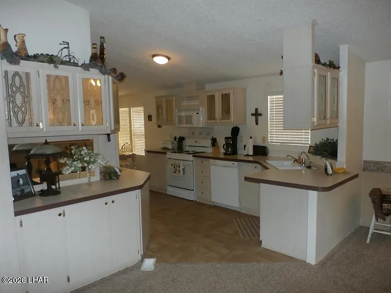 2560 James Dr — Photo 6