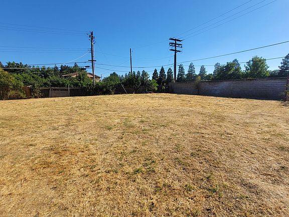 3rd image of 8952 Rosetta Cir