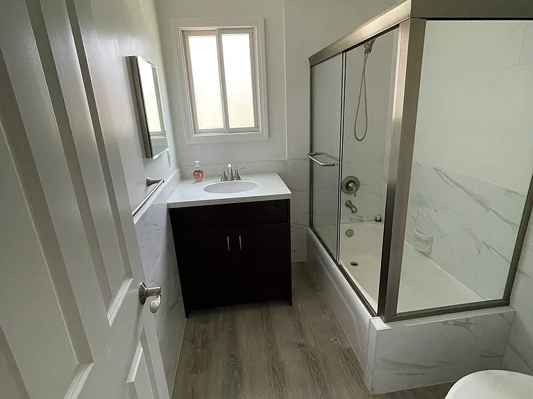 2290 Brentford Rd — Photo 13